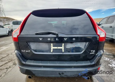 2013 Volvo Xc60 T6 z USA, uszkodzony, nr VIN YV4902DZ8D2457187